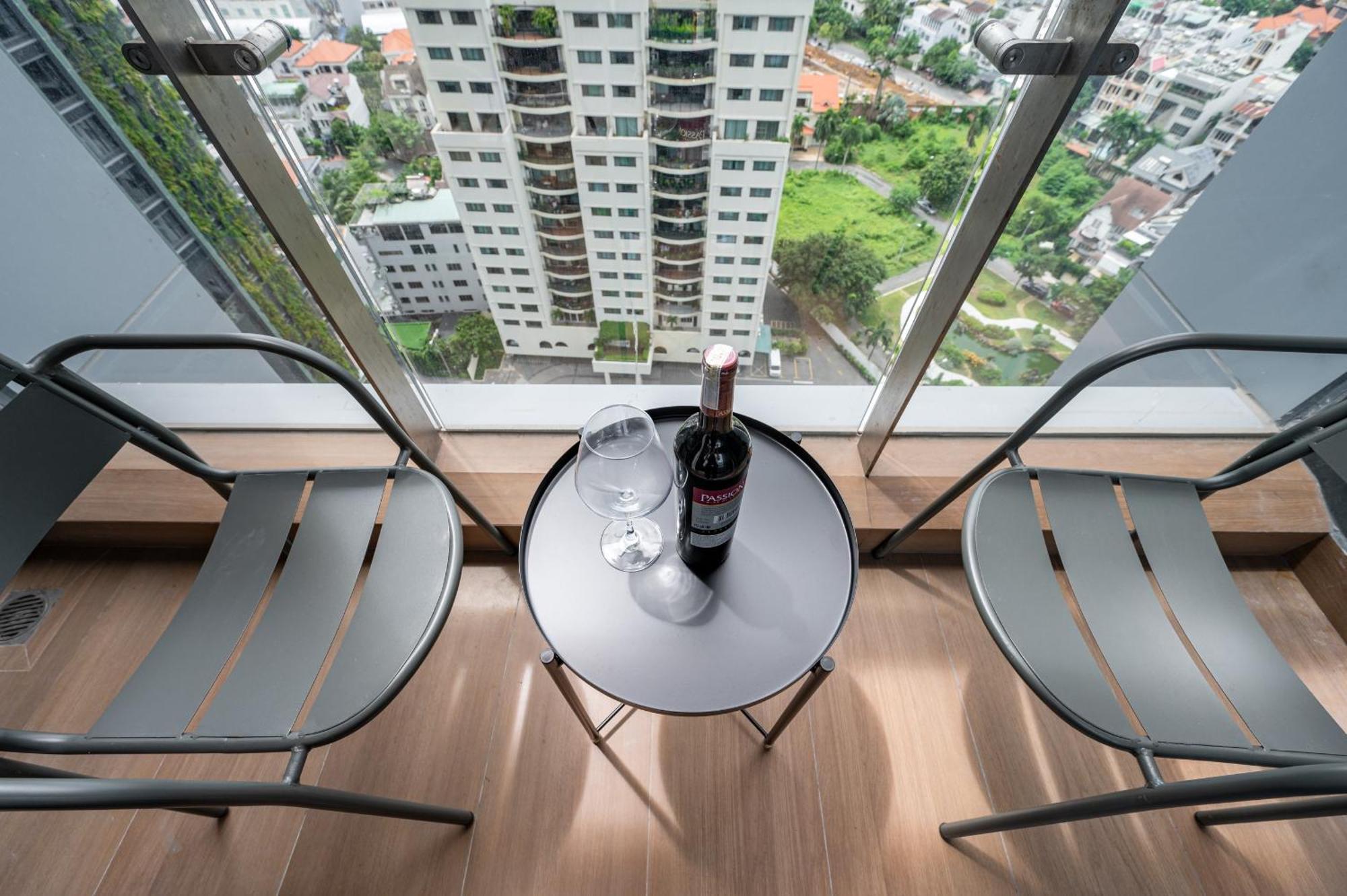 Lumiere Riverside - Raymond Holm - Luxurious 5-Star Apartment Ho-Chi-Minh-Stadt Exterior foto